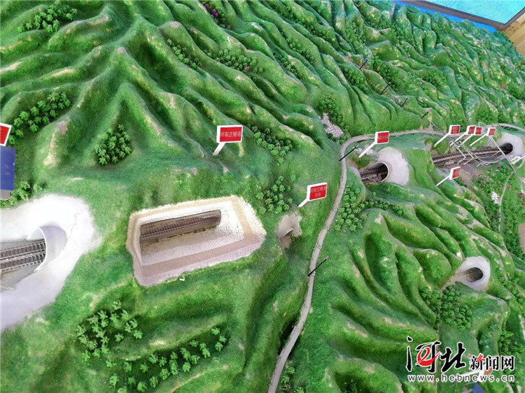 最长瓦斯隧道整体贯通